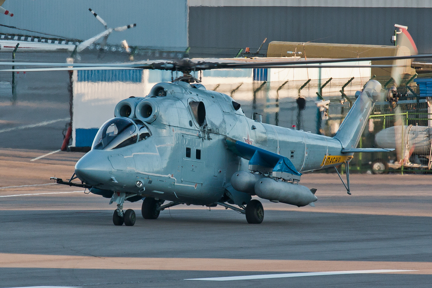 Helicóptero Mi-24 alcança velocidade de mais de 400 quilômetros por hora