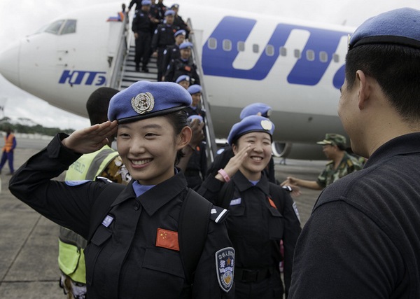  Военнослужащие китайской военной полиции прибыли в Либерию 