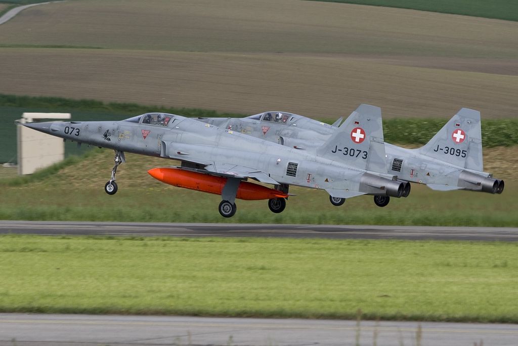  F-5E  